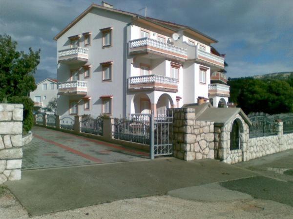 Apartmani Ruzarija Rab Town Exteriör bild