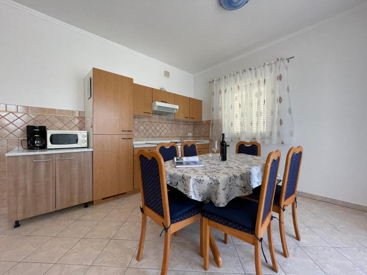 Apartmani Ruzarija Rab Town Exteriör bild