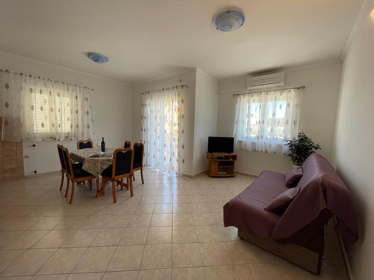 Apartmani Ruzarija Rab Town Exteriör bild