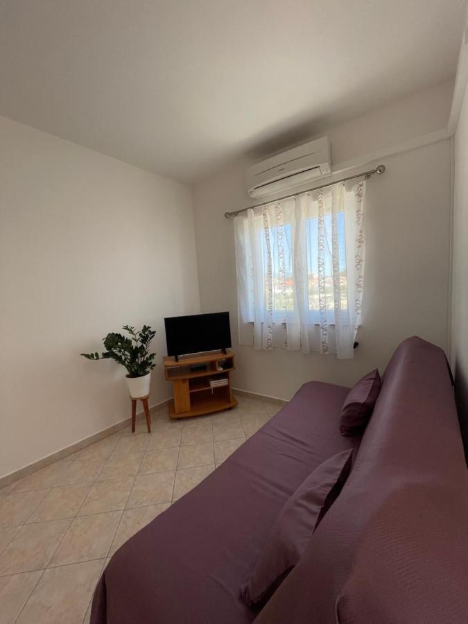 Apartmani Ruzarija Rab Town Exteriör bild