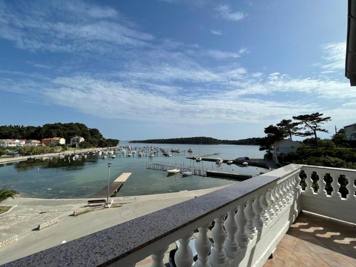 Apartmani Ruzarija Rab Town Exteriör bild