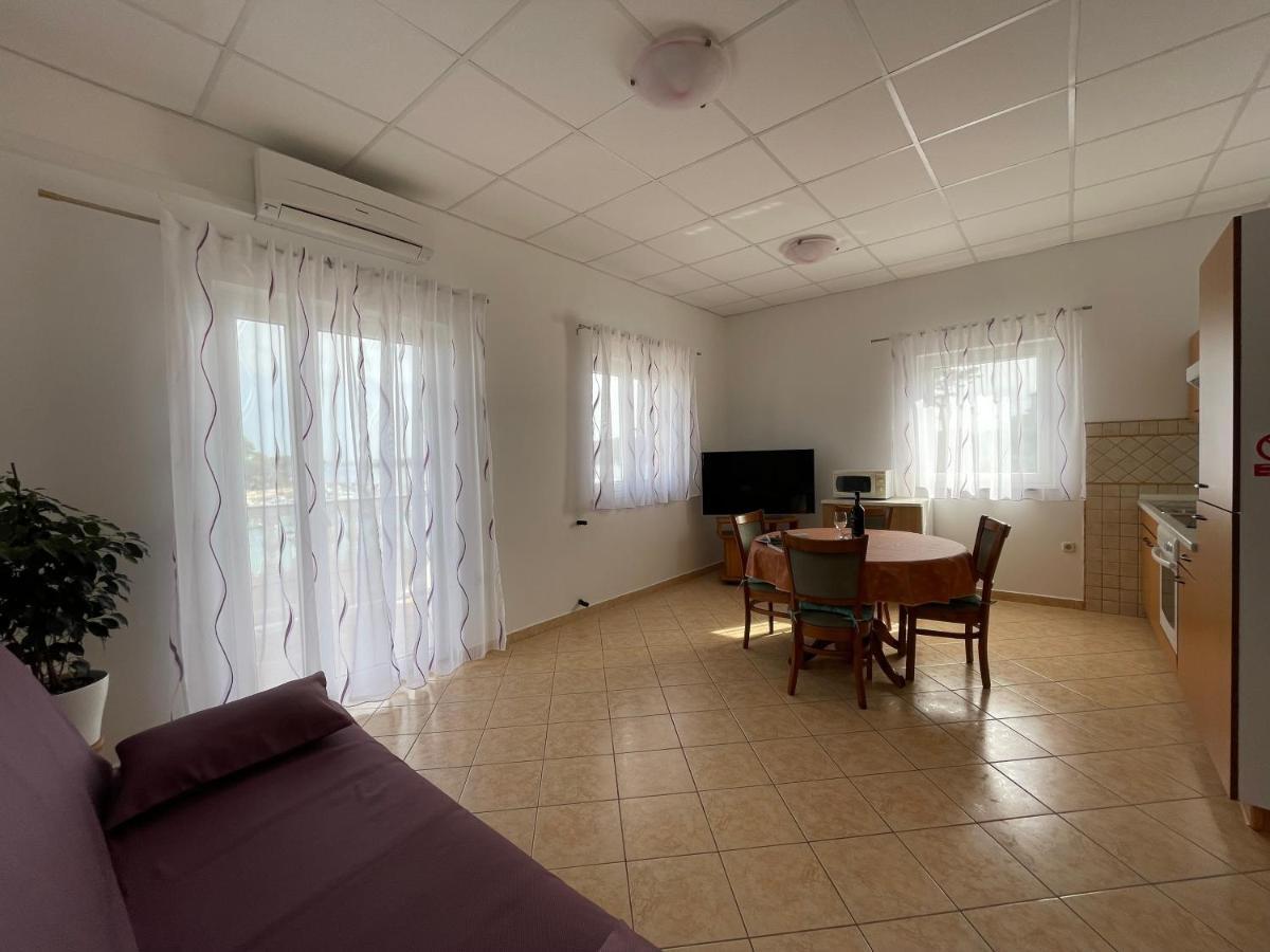 Apartmani Ruzarija Rab Town Exteriör bild