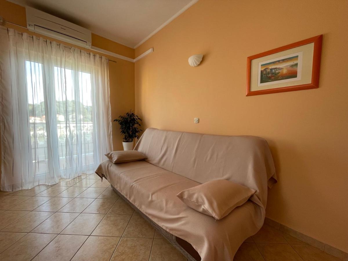 Apartmani Ruzarija Rab Town Exteriör bild